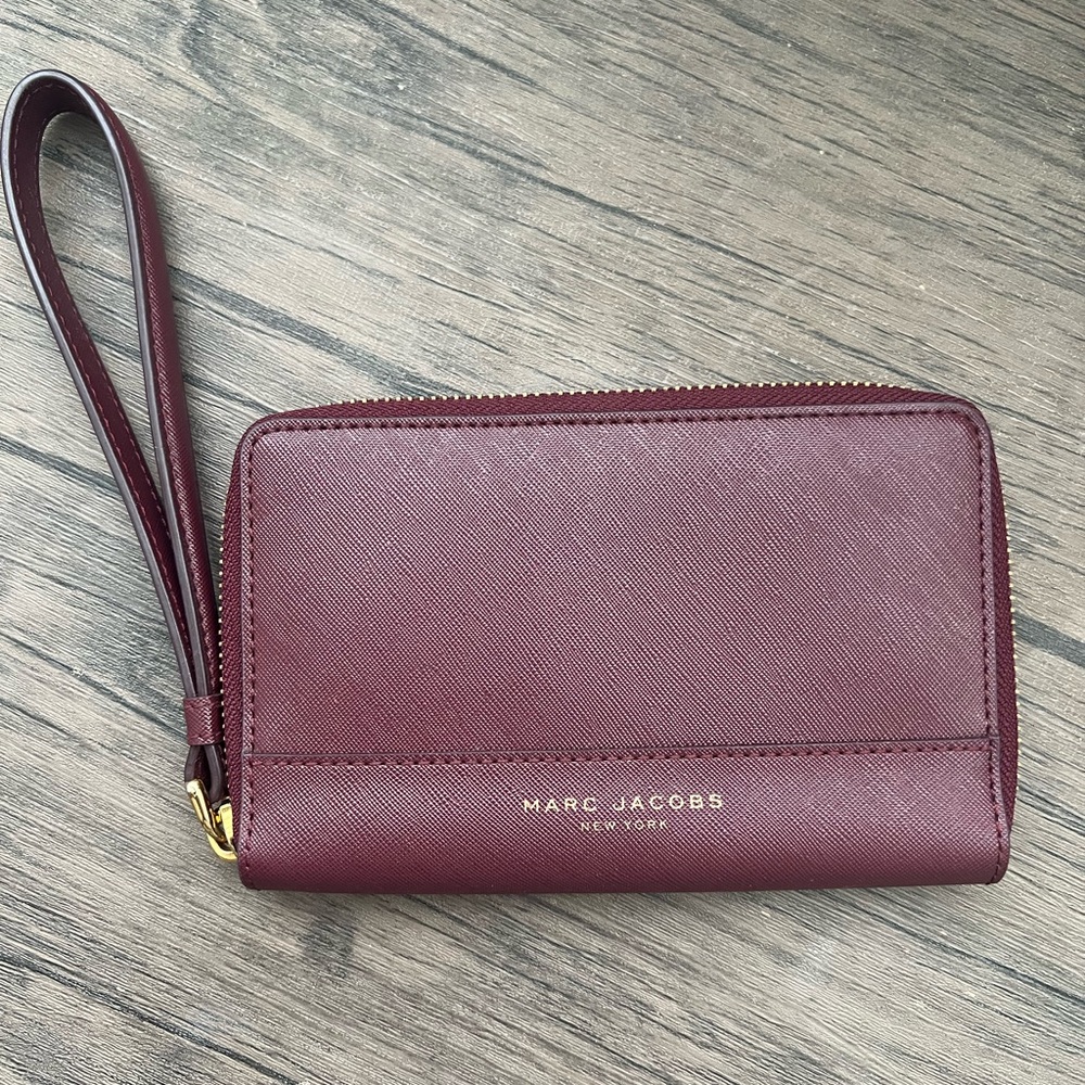 Marc jacobs maroon wristlet